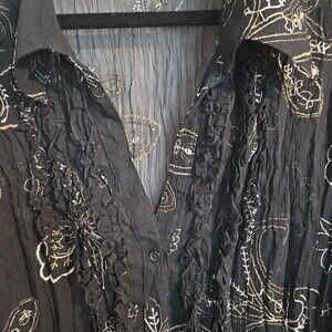 16/18 XL (No Tag see photos) Black Stretchy Pleated Long-sleeved Blouse